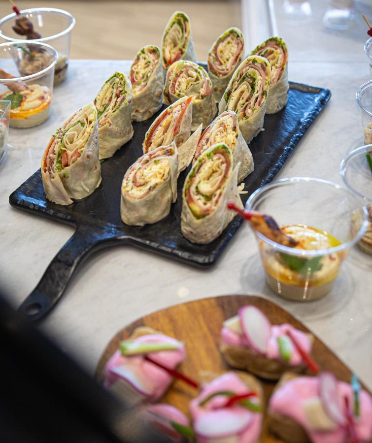 Waves Aqua Resort Kenitra Exterior foto A spring roll platter